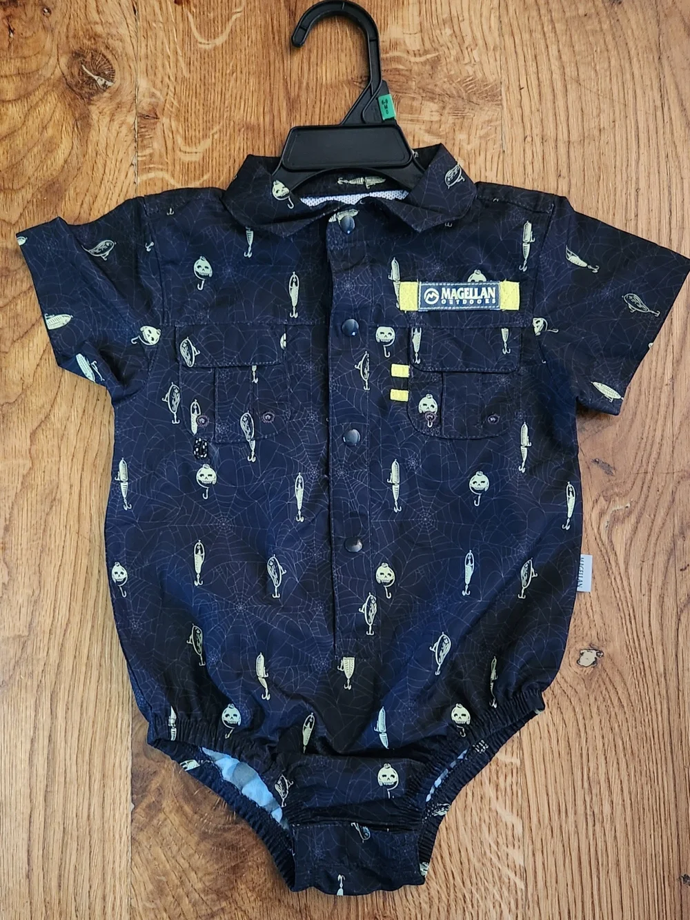 Magellan Outdoors Black Halloween Bobber Short-Sleeve Onesie Romper 6-9 Months